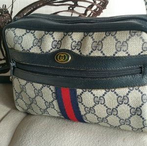 GUCCI Authentic Vintage Cross body